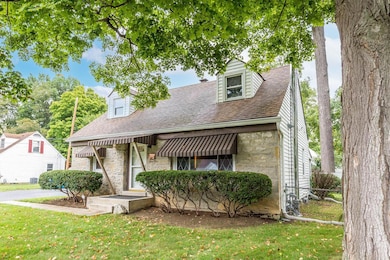 290 Robinwood Ave, Columbus, OH 43213 - photo 2