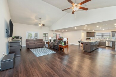 6-web-or-mls-2400 Genevieve Way-06