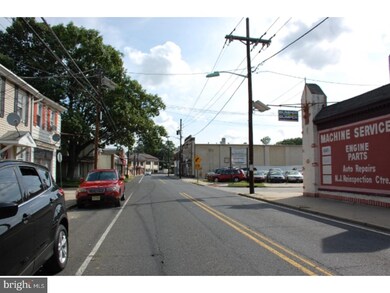 407 Warren St, Beverly, NJ 08010 - photo 5