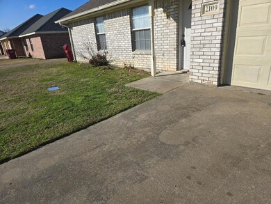 2109 Albert Broadfoot St unit 2111, Bonham, TX 75418 - photo 2