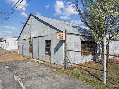 311 E 5th St, Okmulgee, OK 74447 - photo 3