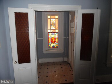 57 E Stratford Ave, Lansdowne, PA 19050 - photo 2