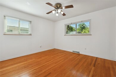 2620 Mockingbird Ln, Florissant, MO 63031 - photo 6