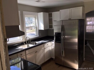 1029 Old Charlotte Rd, Statesville, NC 28677 - photo 5