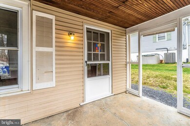 924 E C St, Brunswick, MD 21716 - photo 2