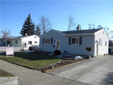 4811 Burchfield Ave, Lansing, MI 48910 - photo 2
