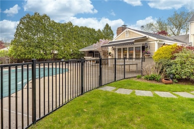 231 Algonquin Dr, Warwick, RI 02888 - photo 7