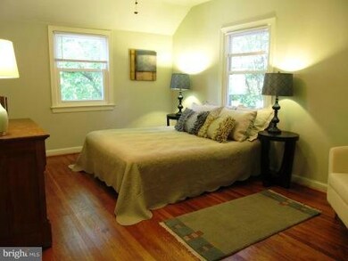 908 Larch Ave, Takoma Park, MD 20912 - photo 4