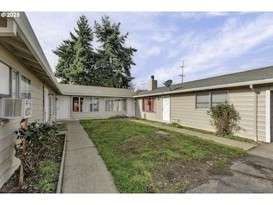 2724 N Davis Ct, Cornelius, OR 97113 - photo 4