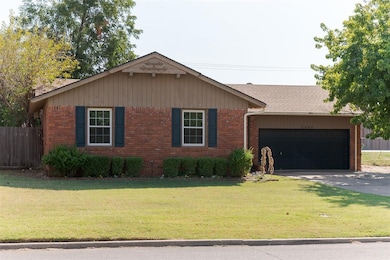 2008 Lanesboro Dr, Oklahoma City, OK 73120 - photo 3