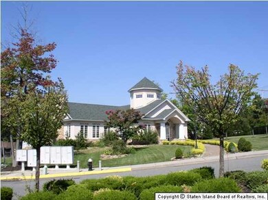 unlisted-address, Staten Island, NY 10309 - photo 2
