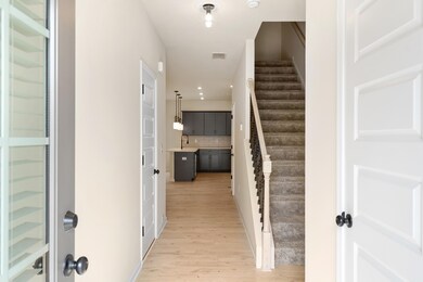 8828 Meadowvale Ct, Ooltewah, TN 37363 - photo 2