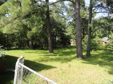 34 Chickasaw St, Laurel, MS 39440 - photo 2