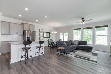 657 Cypress Glen Ln, Clover, SC 29710 - photo 2