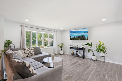 102 Simon Crestway, Waunakee, WI 53597 - photo 4