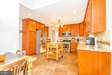 5558 Queen Victoria Ct, Burke, VA 22015 - photo 4