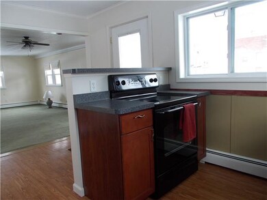 Kitchen. The layout in this kitchen is inviting an