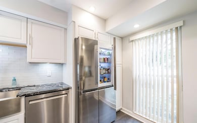 1814 Presidential Way unit 103, West Palm Beach, FL 33401 - photo 7