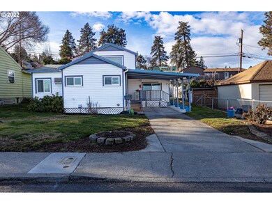 604 W 16th St, the Dalles, OR 97058 - photo 3