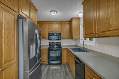 752 12th St N, Sauk Rapids, MN 56379 - photo 5