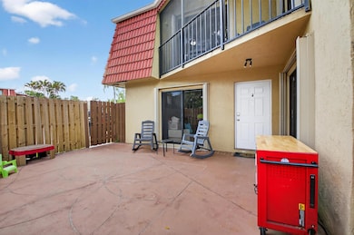 8200 Thames Blvd unit C, Boca Raton, FL 33433 - photo 4