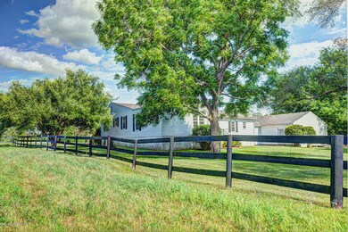 10414 Oak Grove Rd, Louisville, KY 40291 - photo 4