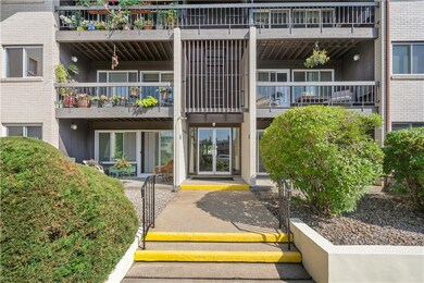 400 Narragansett Pkwy unit 2, Warwick, RI 02888 - photo 2