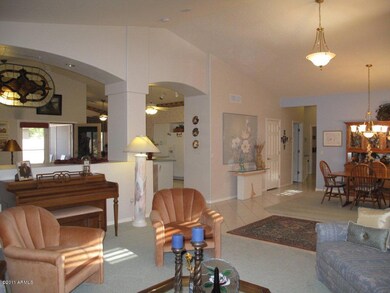 FORMAL LIVING & DINING
