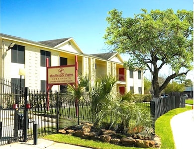 3635 N Macgregor Way unit 22, Houston, TX 77004 - photo 2