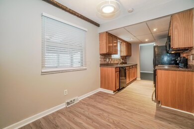 1866 Faymeadow Ave, Columbus, OH 43229 - photo 7