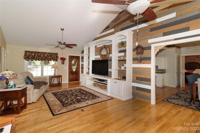 605 Greenberry Ln, Statesville, NC 28625 - photo 5