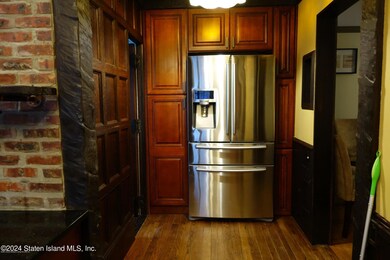 6136 Amboy Rd, Staten Island, NY 10309 - photo 7