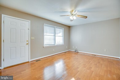 6109 Windsor Dr, Fredericksburg, VA 22407 - photo 4