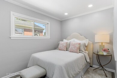 1318 E Evergreen St, Wheaton, IL 60187 - photo 6