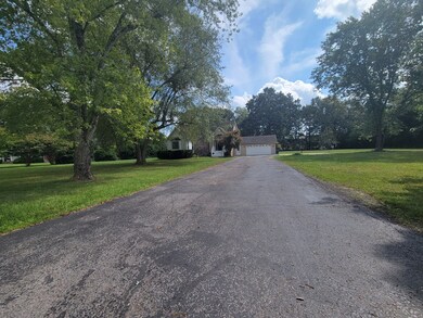 303 Deerfield Cir, Manchester, TN 37355 - photo 3