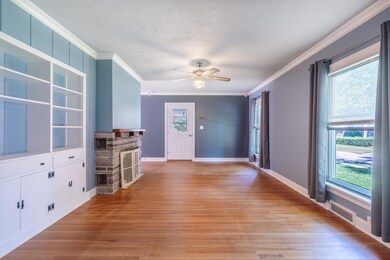 2009 Franklin 5 Living Room to N