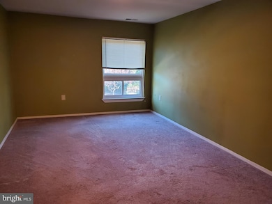 427 Christopher Ave unit 23, Gaithersburg, MD 20879 - photo 2