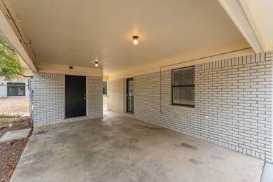 5-web-or-mls-5955 Silver Oaks Ln Exterio