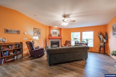 204 Cascade Dr unit 8, Lebanon, OR 97355 - photo 7