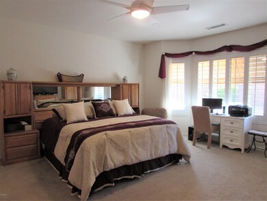Spacious Master, Large Bay