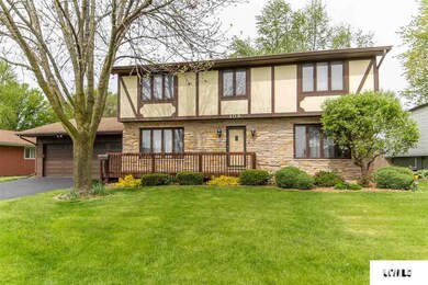 108 Crestwood Dr, Lincoln, IL 62656 - photo 2