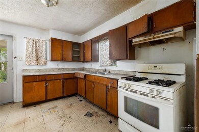 316 E Wright Ave, Pharr, TX 78577 - photo 5