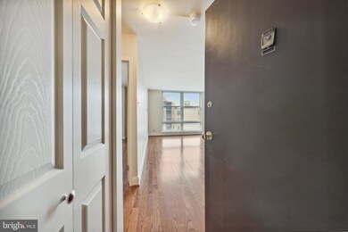 The Newport unit 905, Washington, DC 20036 - photo 2