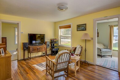 422 NE Burnside Ave, Bend, OR 97701 - photo 4