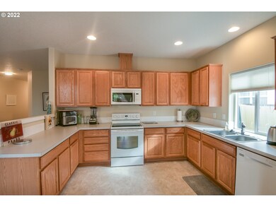 1264 Mulinex Ave, Eugene, OR 97402 - photo 7