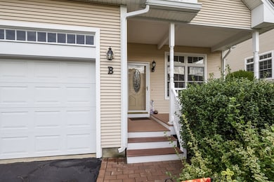 145 Smithfield Rd unit B, North Providence, RI 02904 - photo 4