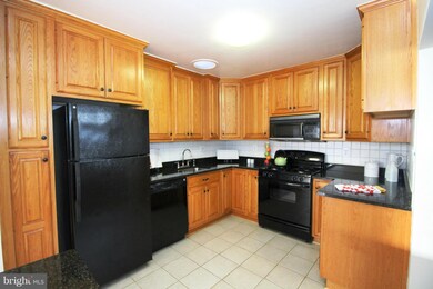 12817 Weiss St, Rockville, MD 20853 - photo 3