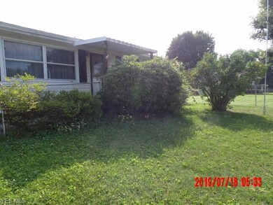 244 N Meadowlark Dr, Williamstown, WV 26187 - photo 2