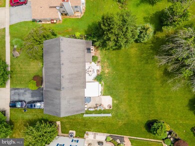 952 Pennsylvania St, Whitehall, PA 18052 - photo 5