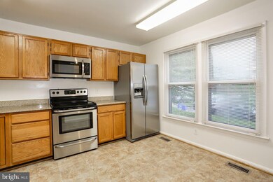 3665 Silver Spruce Cir, Burtonsville, MD 20866 - photo 4